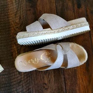 Very G platform Sandal